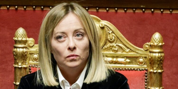 Οι χαμηλότερες αποδόσεις των ιταλικών ομολόγων αποφέρουν απροσδόκητα κέρδη 13 δισ. ευρώ για την Mελόνι