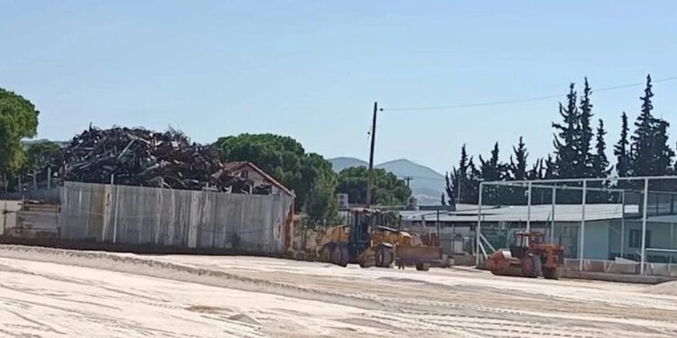 Θεσσαλονίκη: Κατασκεύαζε αυθαίρετα γήπεδο ποδοσφαίρου σε κοίτη ρέματος