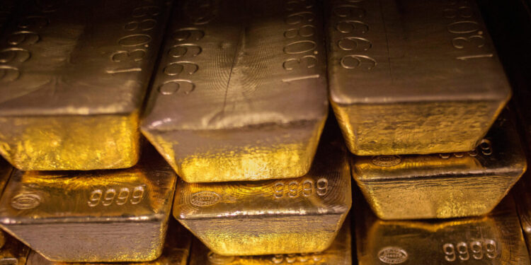 Goldman Sachs: Στα 5.000 δολάρια ο χρυσός, αν υπονομευθεί η ανεξαρτησία της Fed από τον Τραμπ