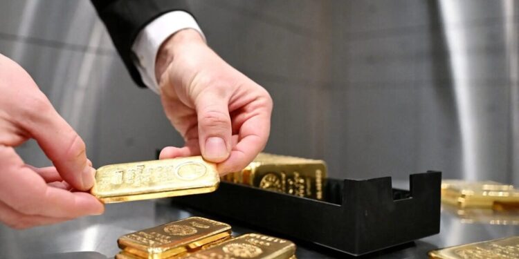 Συνεχίζεται το ράλι των πολύτιμων μετάλλων – Ο χρυσός φτάνει σε ιστορικό υψηλό