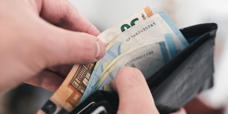 ΔΕΘ: Προ των πυλών νέες μειώσεις φόρων για επαγγελματίες, οικογένειες – Αυξήσεις στις συντάξεις και προγράμματα στέγασης