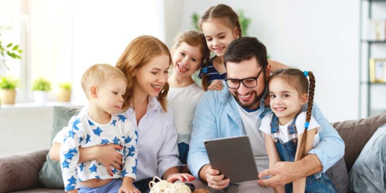 Μιχαηλίδου: Μόνιμη η τριτεκνική ιδιότητα – Σταδιακή σύγκλιση τριτέκνων – πολυτέκνων