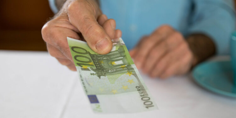 Ξεκίνησε η καταβολή αποζημίωσης 100 ευρώ για τους 80.000 συμμετέχοντες στο Πρόγραμμα Συμπερίληψης του ΥΚΟΙΣΟ