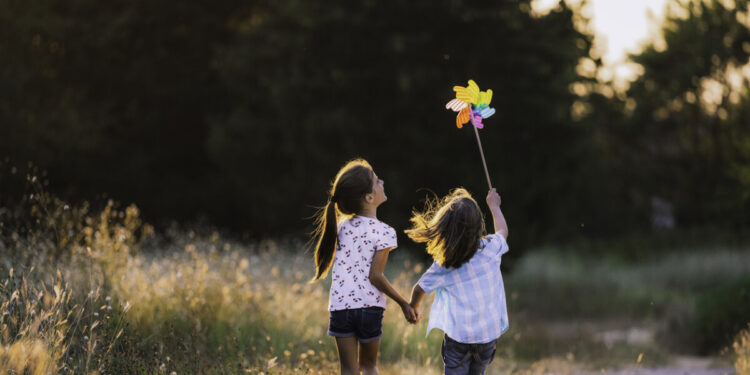 Επίδομα παιδιού Α21: Αύριο ξεκινούν οι αιτήσεις στον ΟΠΕΚΑ – Ποιες είναι οι προϋποθέσεις
