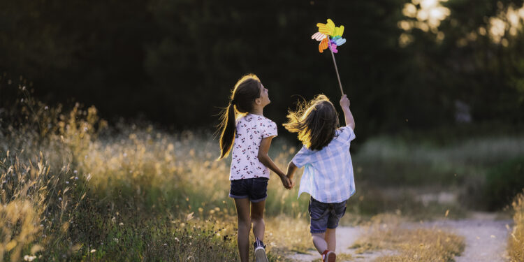 Επίδομα παιδιού Α21: Αύριο ξεκινούν οι αιτήσεις στον ΟΠΕΚΑ – Ποιες είναι οι προϋποθέσεις