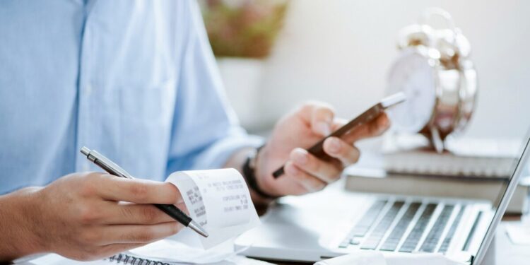 Τι ζητούν οι επιχειρήσεις και βιομηχανίες της χώρας για το ενεργειακό κόστος ενόψει της ΔΕΘ