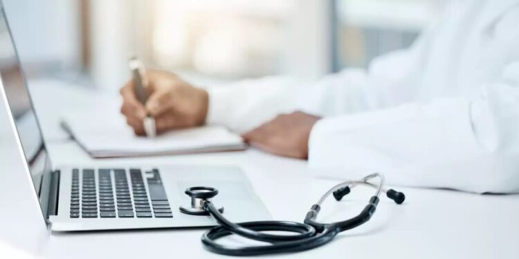 Ο καρδιοχειρουργός του Ιπποκράτειου με το «φακελάκι», έπεσε από καρέκλα – Αναβλήθηκε για τις 22 Σεπτεμβρίου η δίκη του