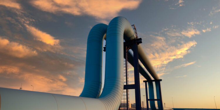 Αρνείται πεισματικά να πέσει η τιμή του πετρελαίου – Διαψεύδονται προς το παρόν οι προβλέψεις για κατάρρευση