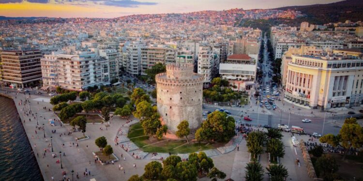 Στο δρόμο προς τη ΔΕΘ: Η Μακεδονία στο επίκεντρο – Πώς διαμορφώνεται η «ψαλίδα» με την πρωτεύουσα