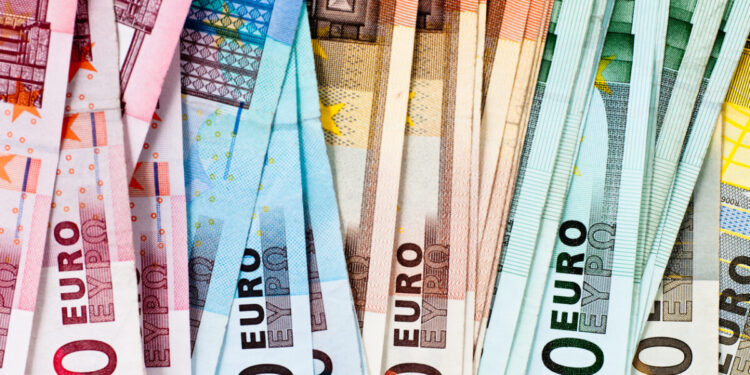 ΔΥΠΑ: Ανοίγουν σήμερα οι αιτήσεις για το Ειδικό Εποχικό Βοήθημα 2025