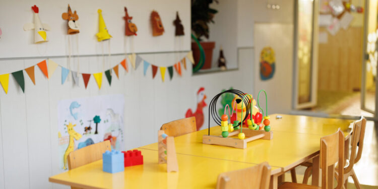 Βρεφονηπιακοί σταθμοί ΔΥΠΑ: Δημοσιεύτηκαν προσωρινοί πίνακες για προσλήψεις – Τι ισχύει για τις ενστάσεις