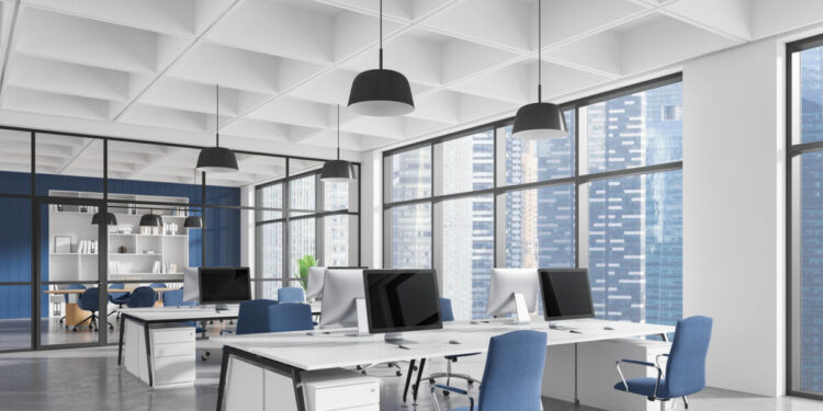 Δημόσιο: Πώς θα μπορούσε να επανέλθει επί τάπητος ο 13ος-14ος μισθός και πόσο πραγματικά θα κοστίσει