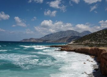 Καιρός αύριο: Στους 34 βαθμούς η θερμοκρασία – Μελτέμια στο Αιγαίο