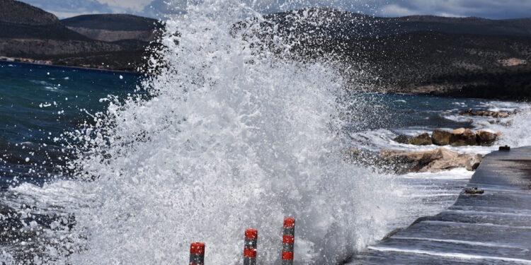 Καιρός σήμερα: Άνεμοι έως 8 μποφόρ και θερμοκρασίες έως τους 31 βαθμούς – Αναλυτική πρόγνωση