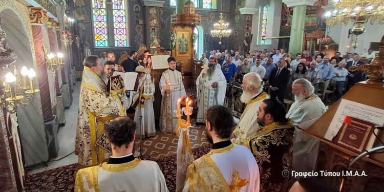 100 χρόνια ζωής για την Καμαρούλα Αγρινίου – Η Θεία Λειτουργία (φωτο)