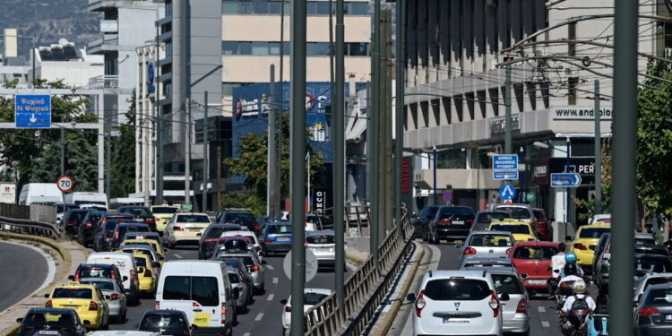Τροχαίο ατύχημα στην λεωφόρο Κηφισίας: Κίνηση στο ρεύμα προς Αθήνα