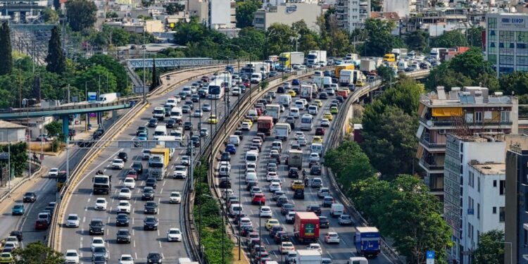 Κυκλοφοριακό κομφούζιο σε Κηφισό, Κηφισίας και κέντρο Αθήνας – Τροχαίο στην Βουλιαγμένης