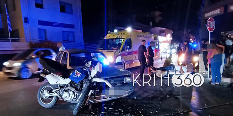 Σοβαρό τροχαίο στα Χανιά με δύο τραυματίες – Φωτογραφίες από το σημείο όπου συγκρούστηκαν αυτοκίνητο και μηχανή
