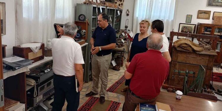 Επίσκεψη στο Λαογραφικό Μουσείο Μπαμπίνης (φωτο)