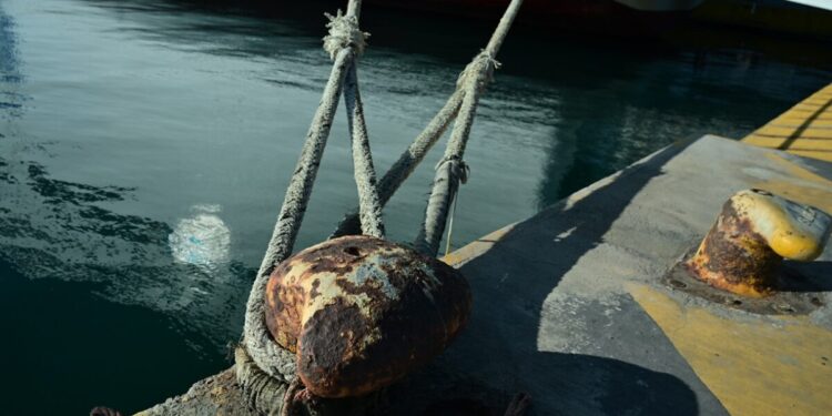 Μηχανική βλάβη στο Flying Cat III – Πλέει προς Πόρο με μειωμένη ταχύτητα