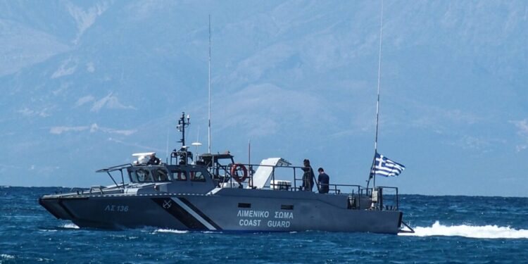 Άγιο Όρος: Αίσιο τέλος στην περιπέτεια των 4 τουριστών – Εντοπίστηκαν σώοι μετά τη βύθιση του σκάφους τους