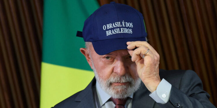 Κλιμακώνεται η κόντρα ΗΠΑ – Παγκόσμιου Νότου: Έρχεται τηλεδιάσκεψη κορυφής των BRICS ενάντια στους δασμούς του Τραμπ