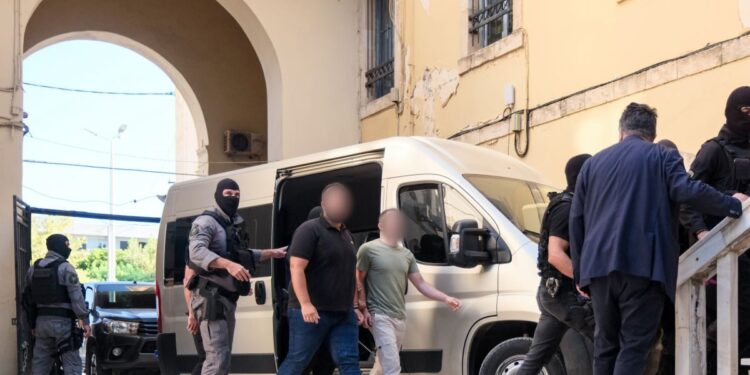 Χανιά: Πέντε άτομα κρίθηκαν προσωρινά κρατούμενοι για την υπόθεση της κρητικής μαφίας – Συνεχίζονται οι απολογίες των 17