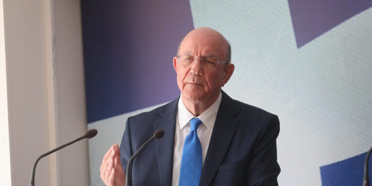 Επιμένει ο Κύπριος υπουργός Οικονομικών για το κόστος του έργου της ηλεκτρικής διασύνδεσης με την Ελλάδα – «Υπάρχουν μελέτες ότι δεν είναι βιώσιμο»