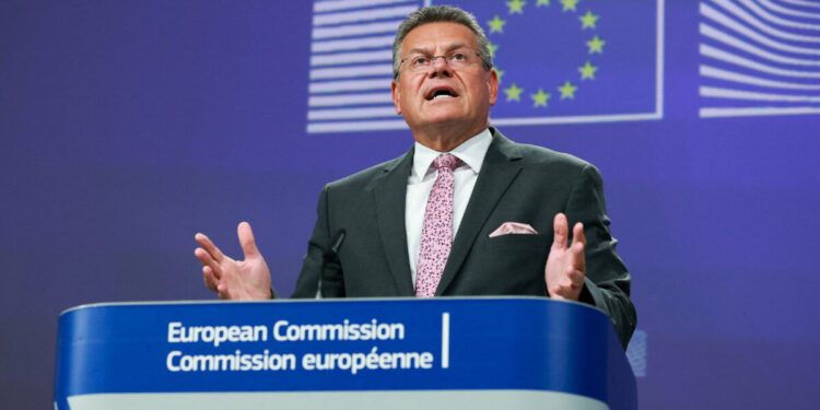 Ο Σέφκοβιτς επιδιώκει συμφωνίες ελεύθερου εμπορίου με τη Μαλαισία και άλλες χώρες της ASEAN