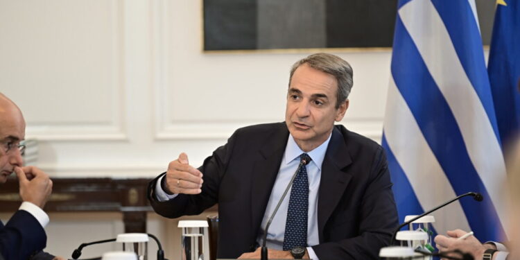 Μητσοτάκης στο υπουργικό: Οι παρεμβάσεις μας ανάχωμα στην ακρίβεια – Επιστρέφουμε το μερίδιο της ανάπτυξης στους πολίτες