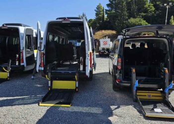 Τρία σύγχρονα οχήματα ΑμεΑ απέκτησε ο Δήμος Ναυπακτίας