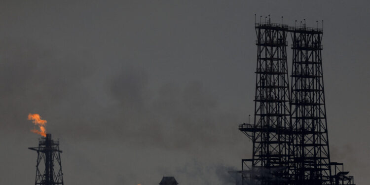 ΟΠΕΚ+: Αυξάνεται από τον Οκτώβριο η ημερήσια παραγωγή πετρελαίου κατά 137.000 βαρέλια