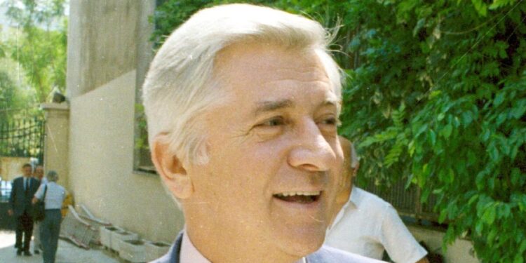 Παύλος Μπακογιάννης: Οι αναρτήσεις του Κώστα και της Ντόρας Μπακογιάννη για τα 36 χρόνια από τη δολοφονία του – «Σαν να είναι ακόμα εδώ»