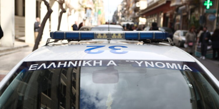 Ναρκωτικά κρυμμένα σε τάπερ παγωτού βρέθηκαν σε διαμέρισμα στον Ασπρόπυργο – Τα εντόπισε σκύλος της αστυνομίας