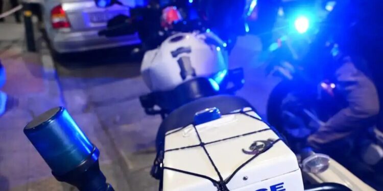 Συνελήφθη προπονητής ιδιωτικού εκπαιδευτηρίου στα Άνω Λιόσια – Τον μήνυσε 17χρονος παίκτης για εξύβριση