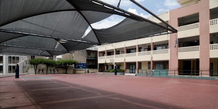 Ηράκλειο: Άγριο ξύλο μεταξύ μαθητών Α’ Γυμνασίου – Στο νοσοκομείο ένας με τραύμα στο μάτι