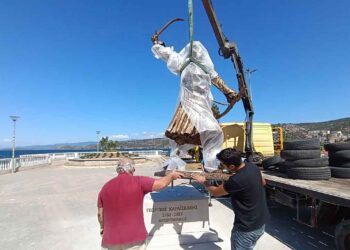 Αμφιλοχία: Τοποθετήθηκε το άγαλμα του Γεώργιου Καραϊσκάκη για τα 200 χρόνια από τη «Μάχη του Καρβασαρά» (φωτο)