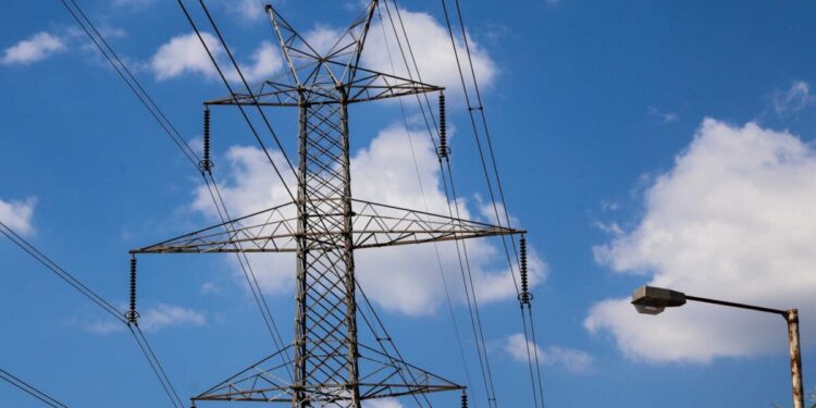 Έκρηξη τιμών ρεύματος στην Ευρώπη έφερε η άπνοια – Όγδοη ακριβότερη χώρα το Σεπτέμβριο η Ελλάδα