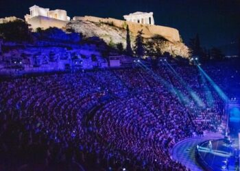 Αντώνης Ρέμος: «μαγική» & sold out συναυλία στο Ηρώδειο