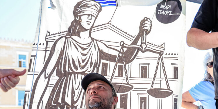 Γιώργος Φλωρίδης: Σύντομα η εισαγγελική απόφαση για την εκταφή της σορού του γιου του Πάνου Ρούτσι