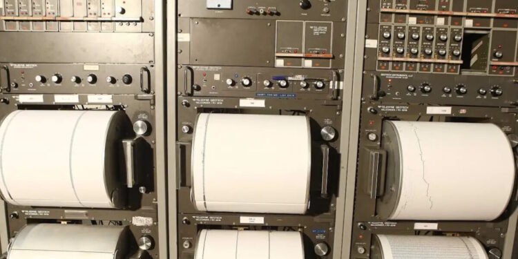 Σεισμός στην Εύβοια: «Ανοιχτό το ενδεχόμενο για μετασεισμό έως 4,5 ρίχτερ» λέει ο Γεράσιμος Παπαδόπουλος