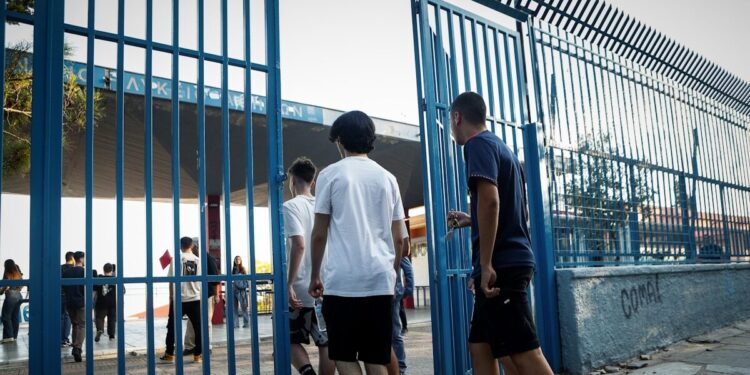 Πιερρακάκης: Κάθε ευρώ που επενδύεται στα σχολεία, επιστρέφει πολλαπλάσια στο μέλλον μας