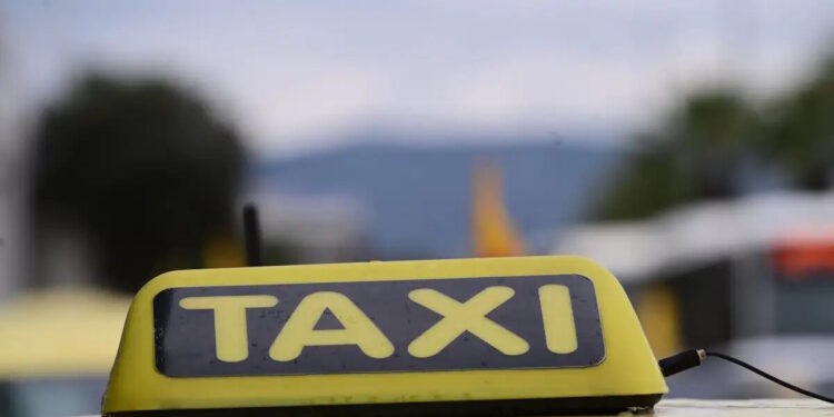 «Με έμπλεξαν» υποστηρίζει ο τράπερ που φυλακίστηκε για την ληστεία και την αρπαγή οδηγού ταξί