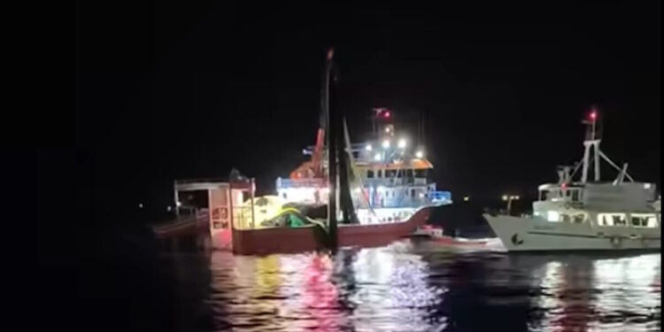 Σαμοθράκη: Σοβαρό επεισόδιο ελληνικών και τουρκικών αλιευτικών – «Πυροβολούσαν στον αέρα οι Τούρκοι»