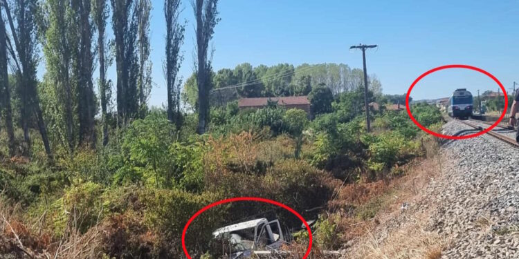 Σουφλί: Τρένο παρέσυρε φορτηγό στο κέντρο της πόλης – Δείτε φωτογραφίες