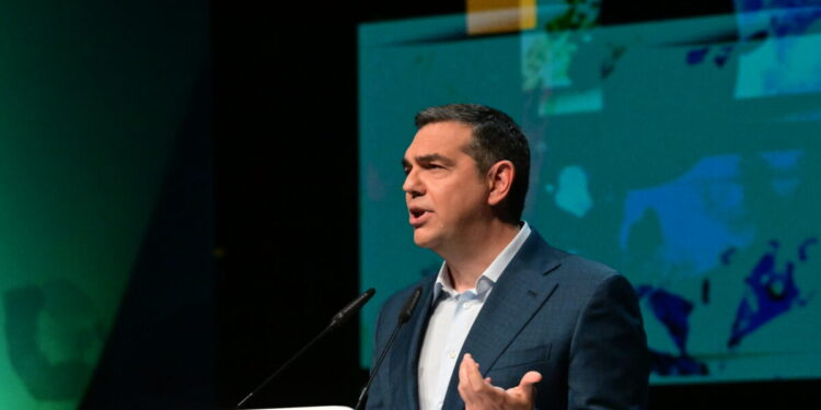 «Σφάζονται» οι εκδοτικοί οίκοι για το βιβλίο του Αλέξη Τσίπρα – Οι κινήσεις του μέσα στο 2026