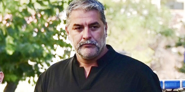 Βασίλης Μπισμπίκης: «Προκαλώ την αστυνομία να αποκαλύψει τη συνομιλία μου με το τμήμα Φιλοθέης», λέει η συνεργάτιδά του