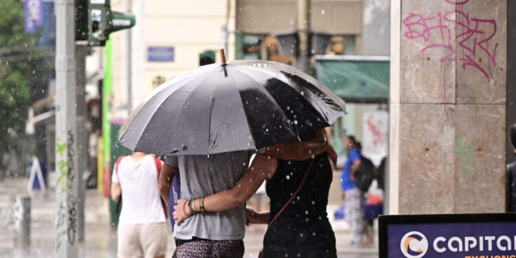 Καιρός: Καταφθάνει η πρώτη μεγάλη κακοκαιρία του Φθινοπώρου – Που θα έχουμε ισχυρές βροχές και καταιγίδες