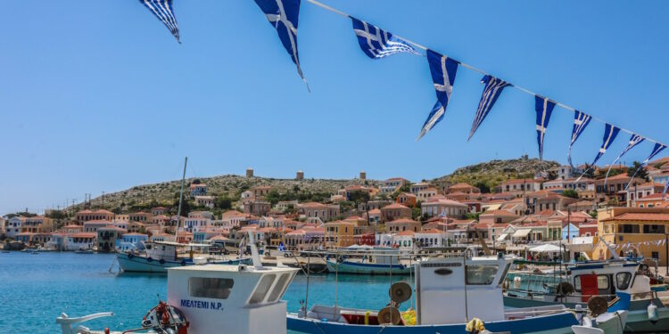 ΥΠΟΙΚ: Μείωση ΦΠΑ και σταδιακή κατάργηση ΕΝΦΙΑ στα ακριτικά νησιά