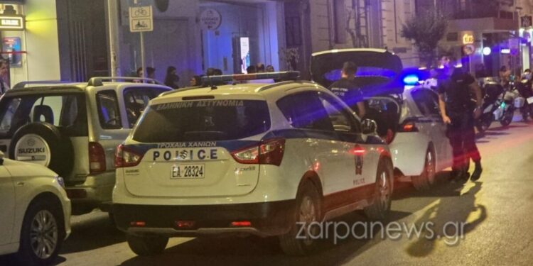 Χανιά: Μεθυσμένοι Αμερικανοί στρατιωτικοί πιάστηκαν στα χέρια και έσπασαν αυτοκίνητο – Δείτε φωτογραφίες